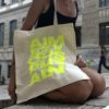 EMA XP - TOTE BAG AIMEZ VOUS PUTAIN JAUNE FLUO – Image 3